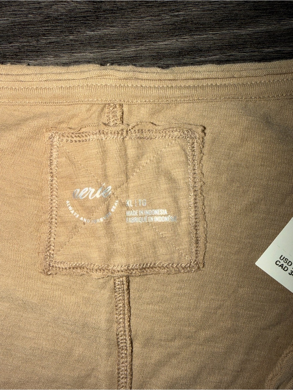 Aerie Women’s happiest v-neck crop top shirt